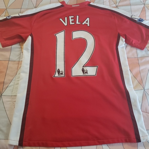 carlos vela arsenal jersey